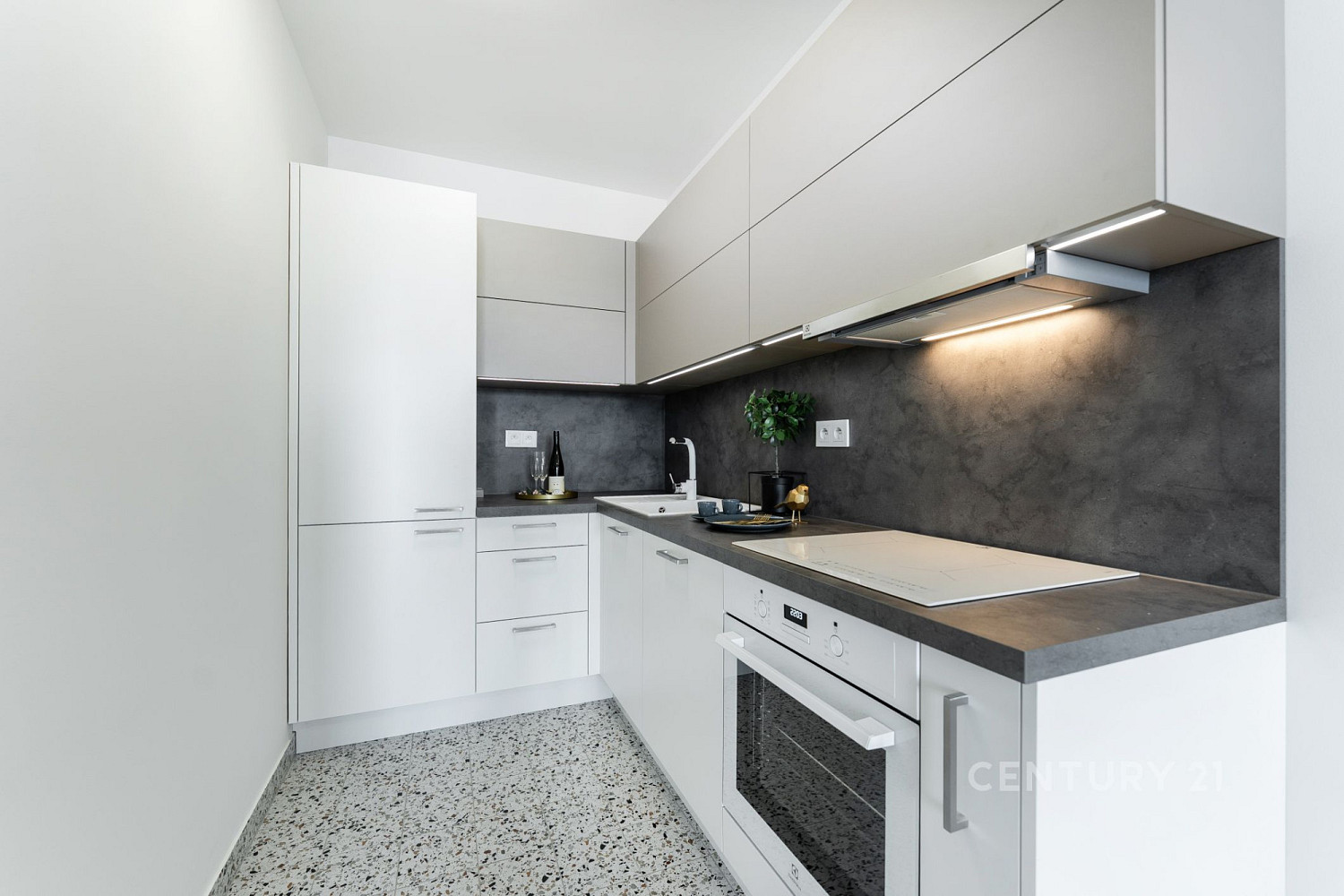 Pronájem bytu 2+kk 47 m² – fotografie 4