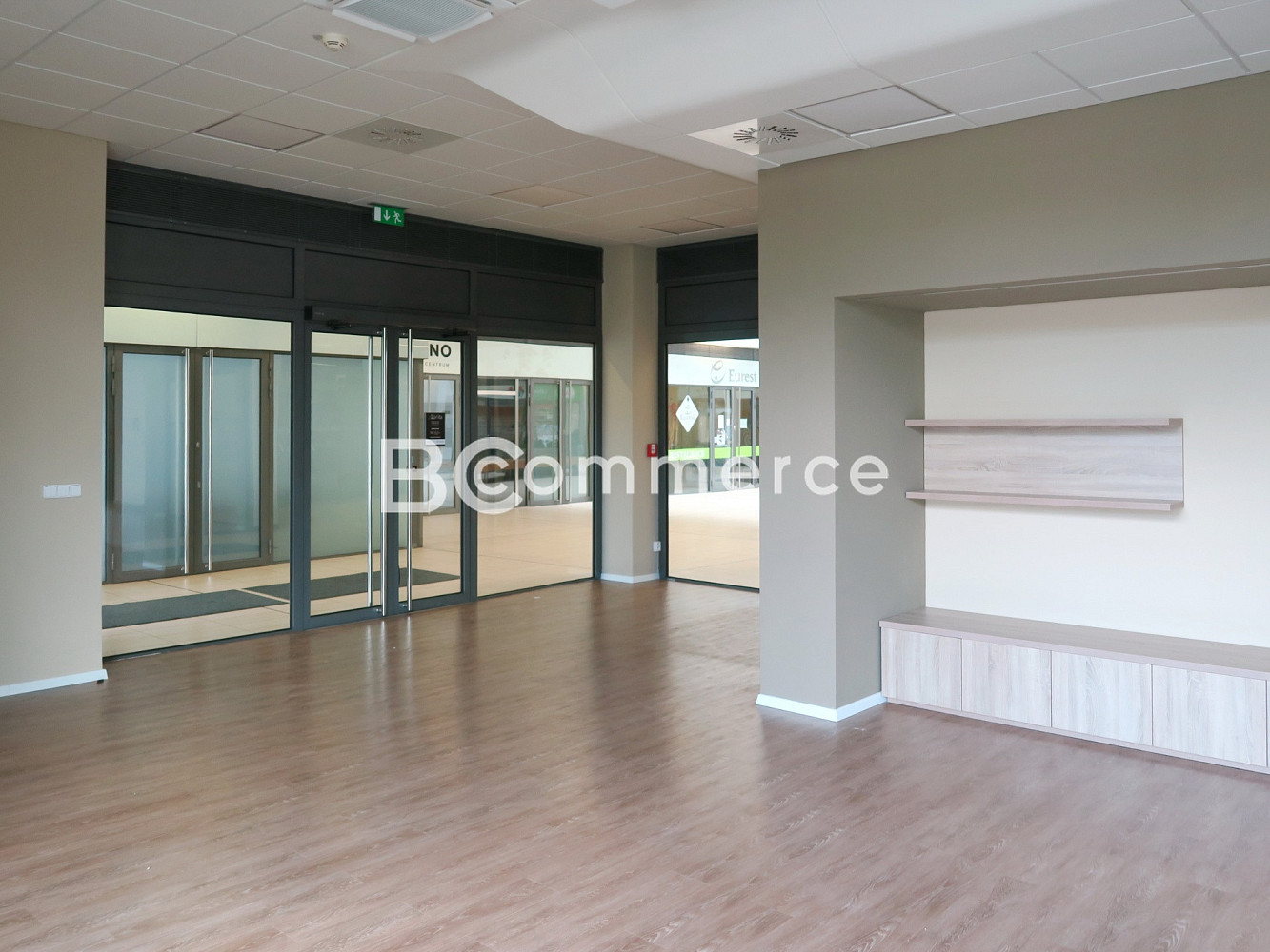 Pronájem obchodních prostor 214 m² – fotografie 5