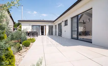 Prodej domu 174 m² s pozemkem 799 m², Kamenická, Svojetice, okres Praha-východ