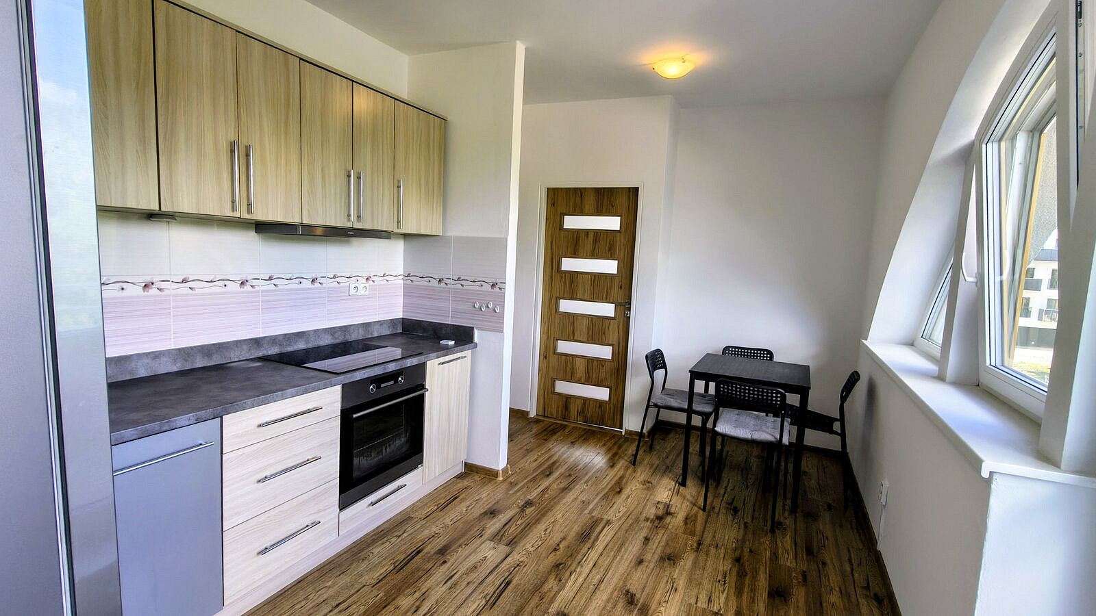 Pronájem bytu 3+1 88 m² – fotografie 2