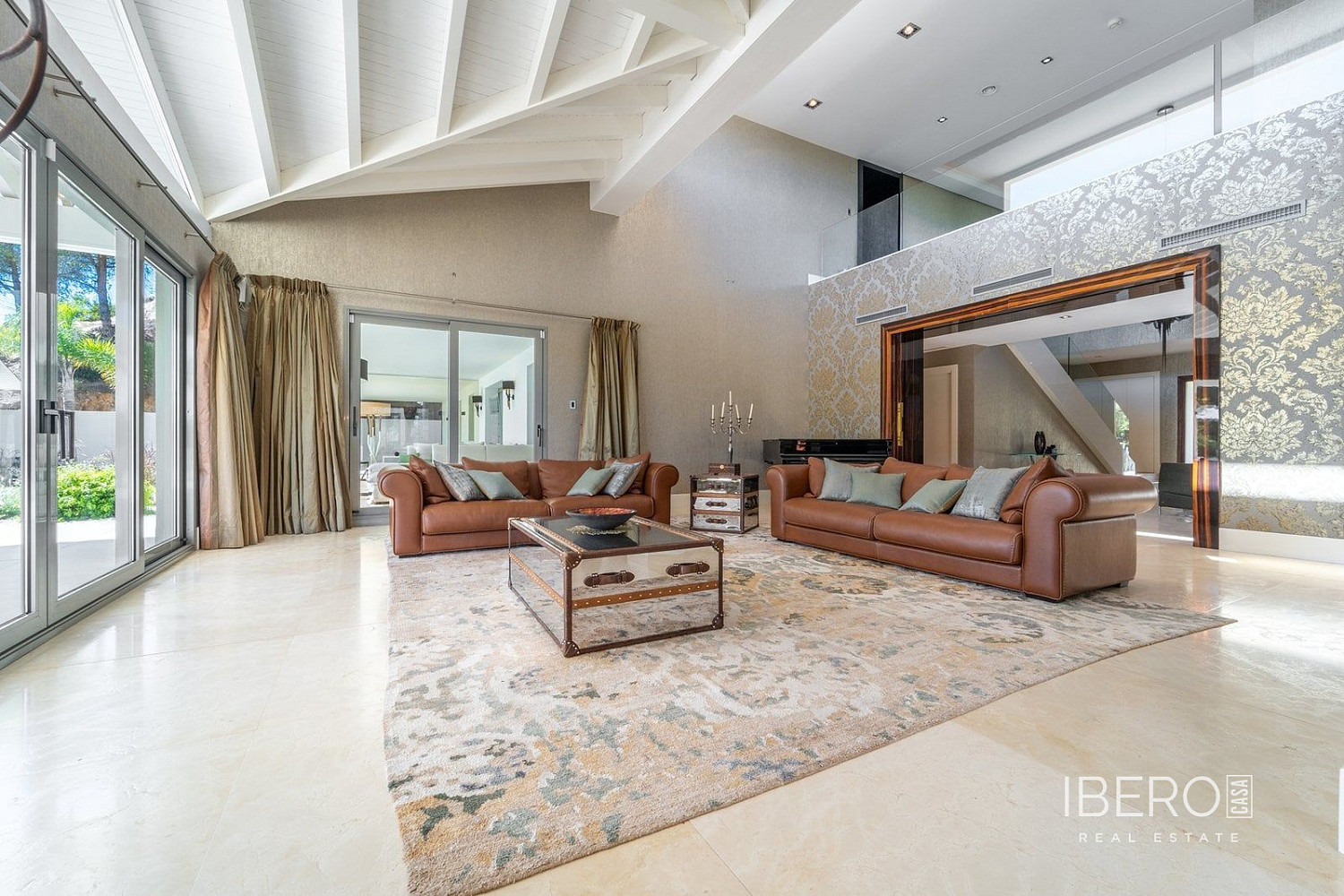 Prodej domu 1 212 m² s pozemkem 4 631 m² — photo 3