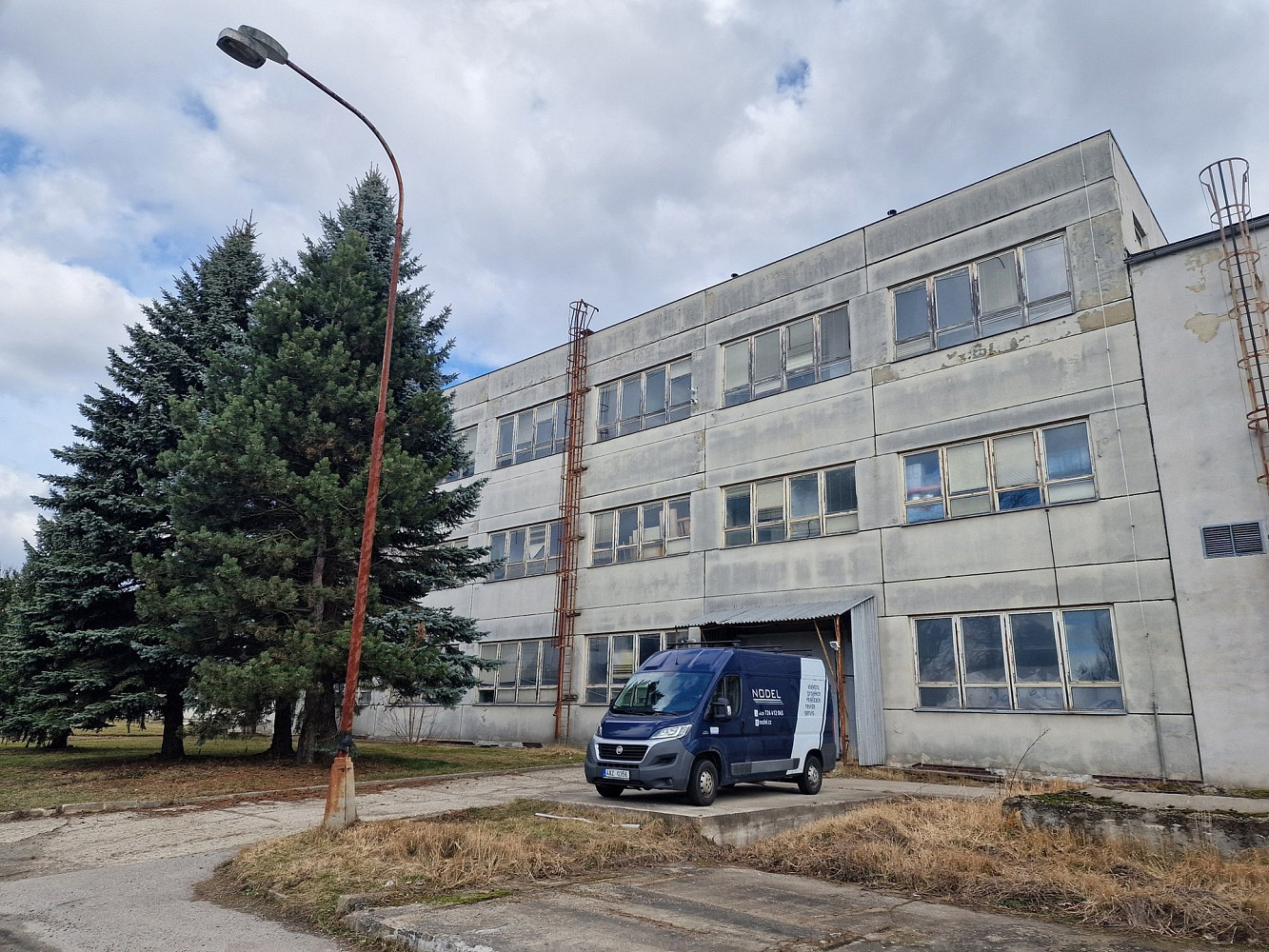 Pronájem výrobních prostor 918 m² – fotografie 4