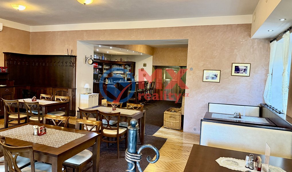 Prodej ubytovacího objektu 2 428 m², Sobotín – náhled fotky 11