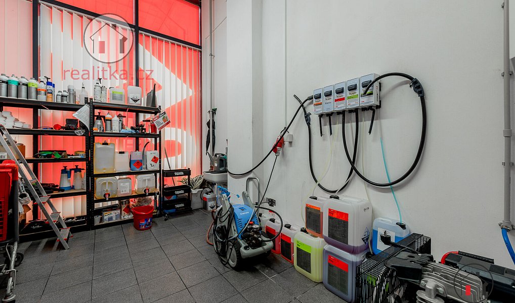 Prodej obchodních prostor 173 m², Praha – náhled fotky 4