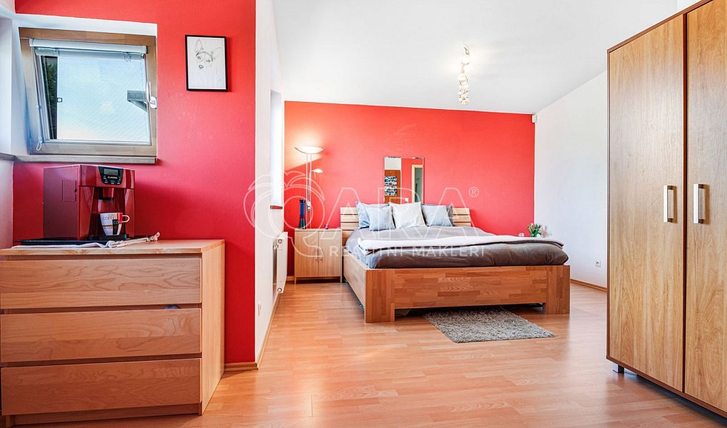 Prodej domu 174 m² s pozemkem 275 m², Zeleneč – náhled fotky 12