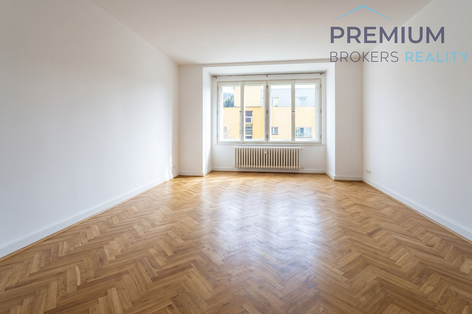 Pronájem bytu 2+kk 43 m² – fotografie 3