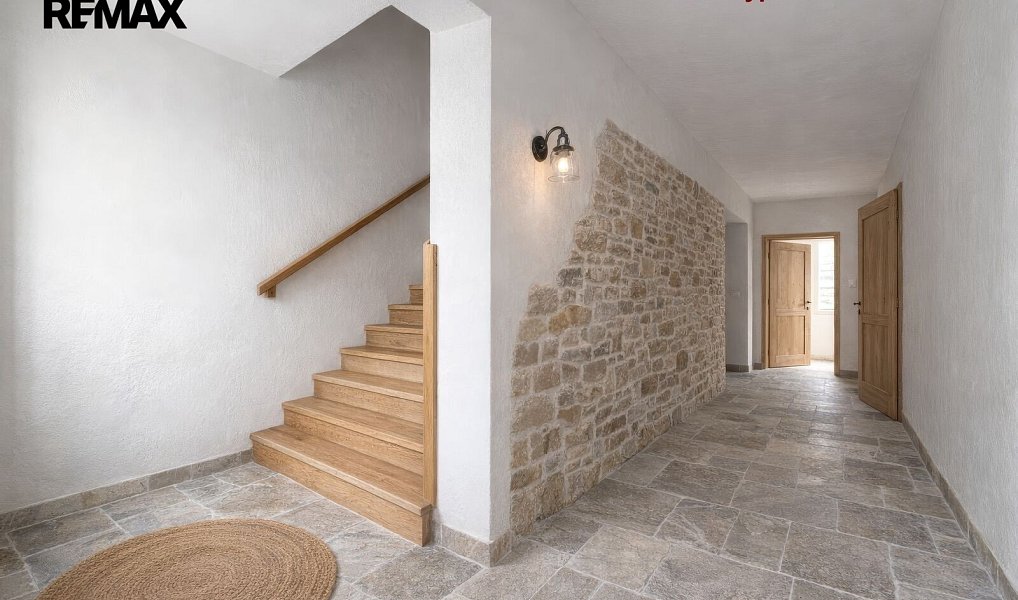 Prodej domu 200 m² s pozemkem 895 m², Rovečné – náhled fotky 5