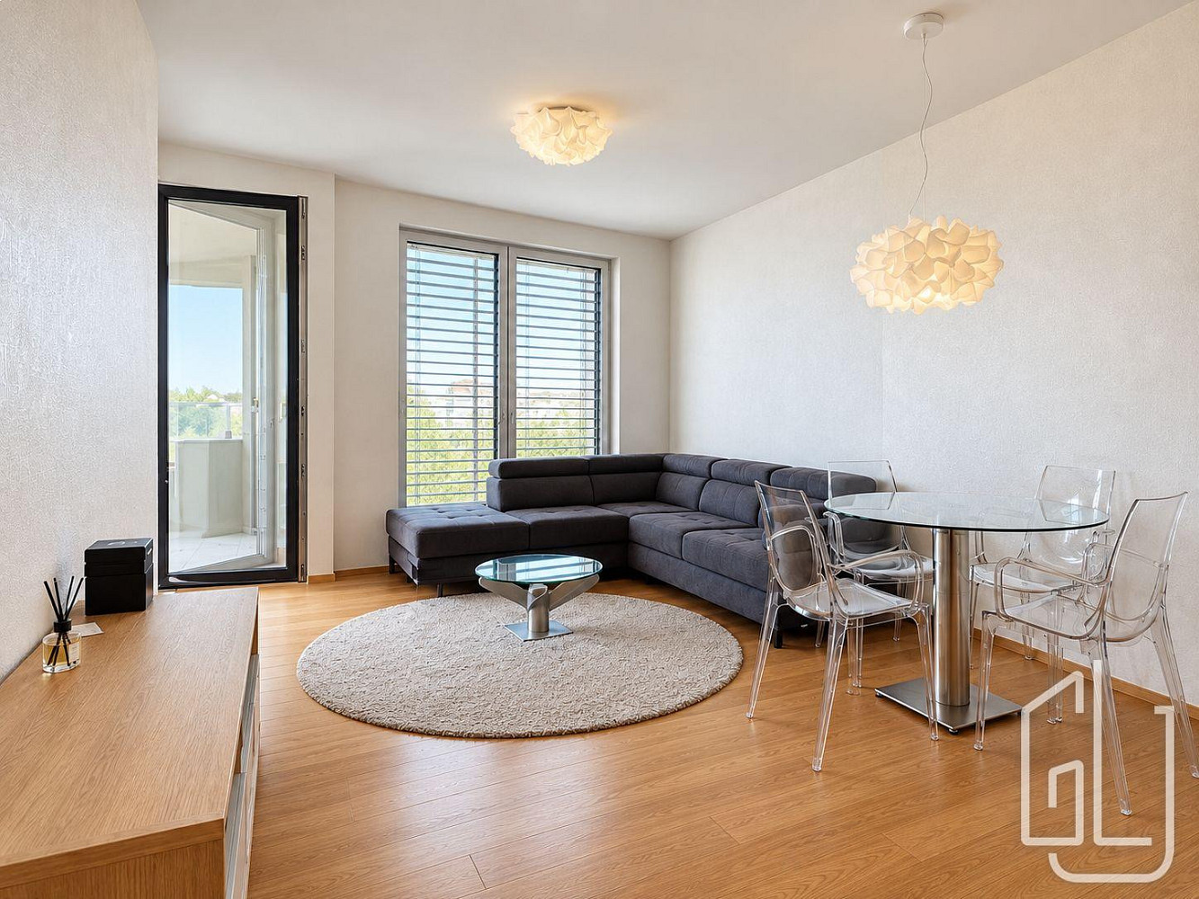 Pronájem bytu 2+kk 61 m² – fotografie 4