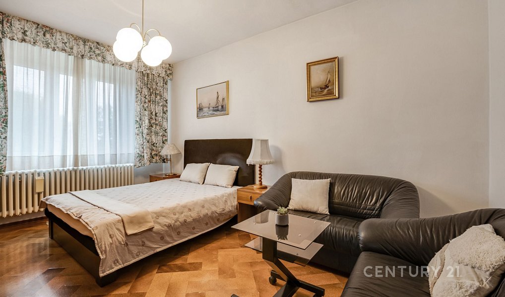 Prodej domu 215 m² s pozemkem 1 960 m², Škvorec – náhled fotky 11
