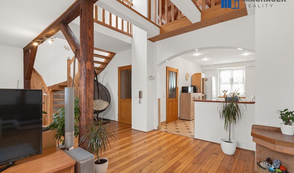 Prodej domu 700 m² s pozemkem 421 m², Duchcov – náhled fotky 5