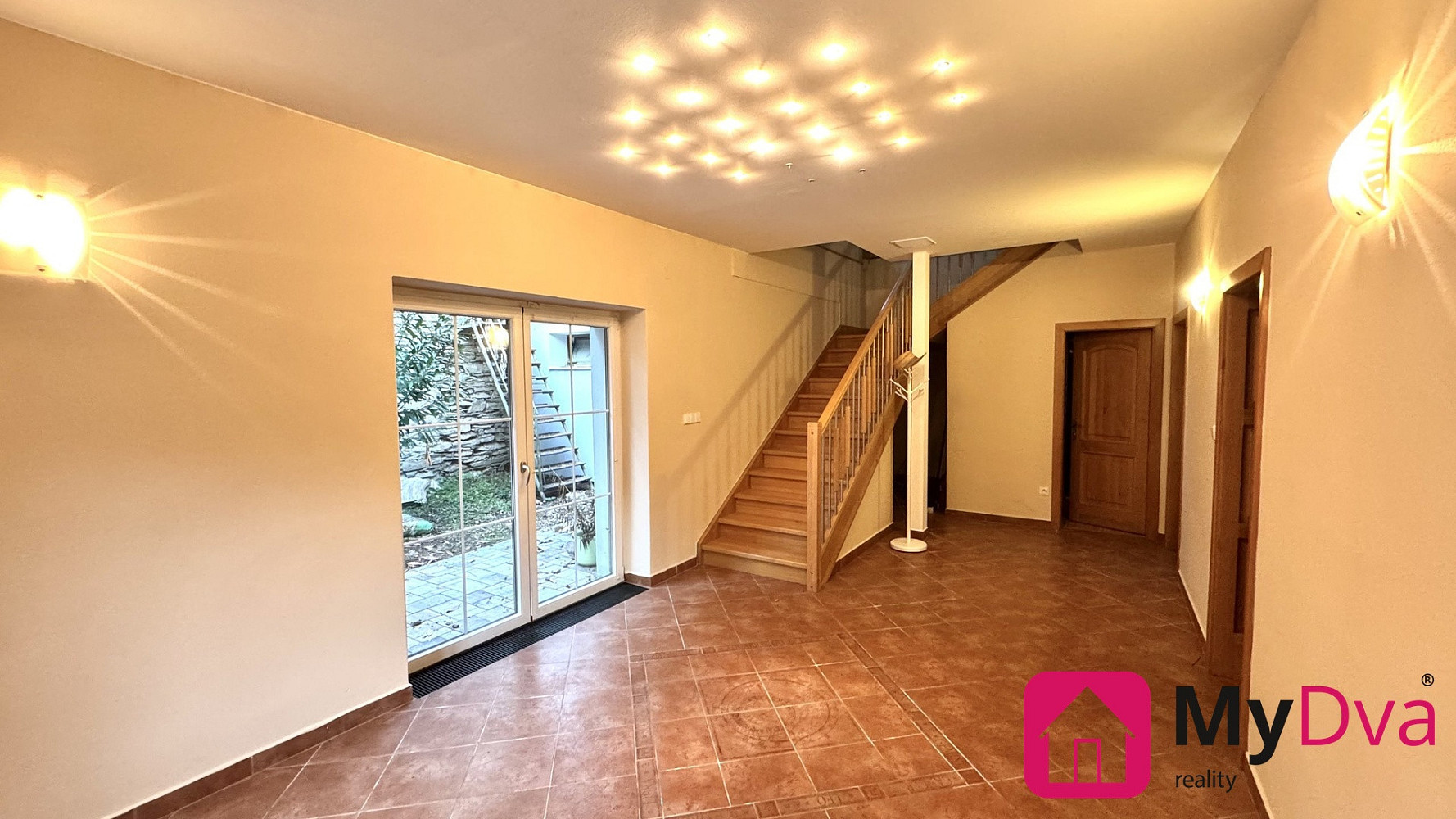 Prodej domu 208 m² s pozemkem 500 m² – fotografie 3