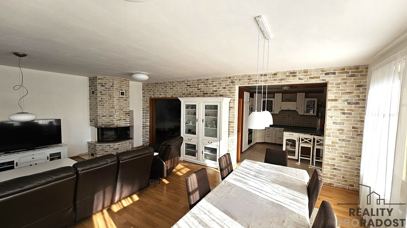 Prodej domu 369 m² s pozemkem 1 010 m² – fotografie 3