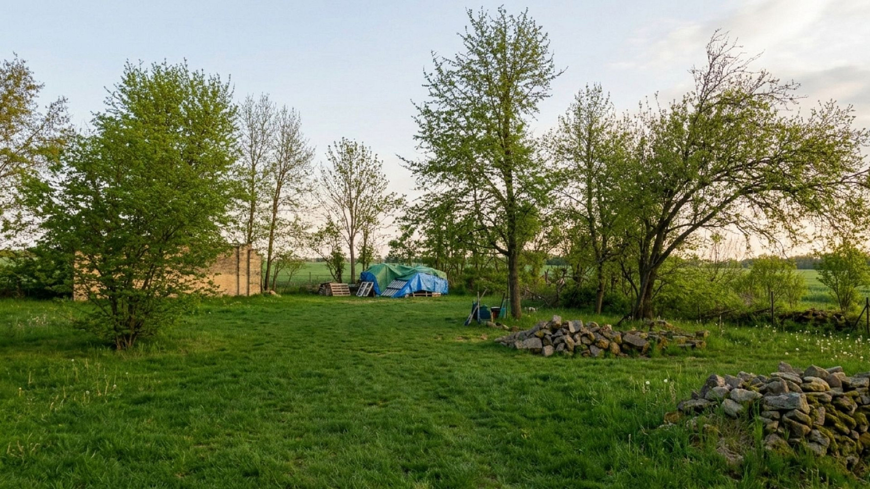 Prodej stavebního pozemku 1 300 m²
