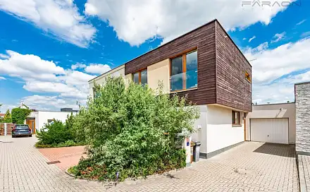 Prodej domu 176 m² s pozemkem 291 m², Kosí, Praha 8 - Březiněves