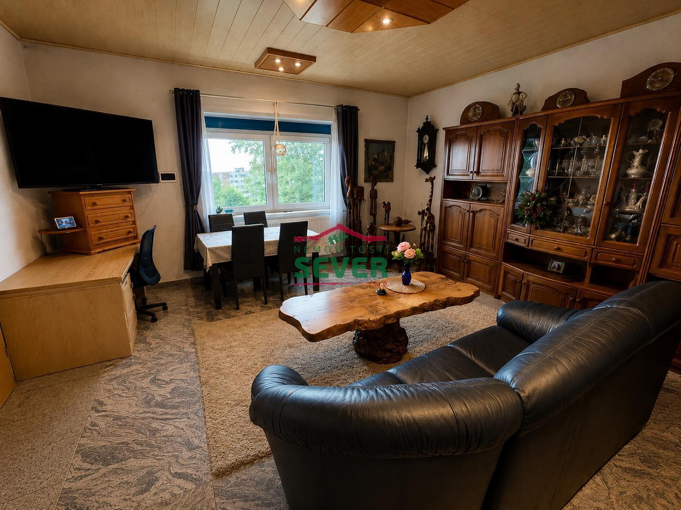 Prodej domu 220 m² s pozemkem 1 698 m² – fotografie 2