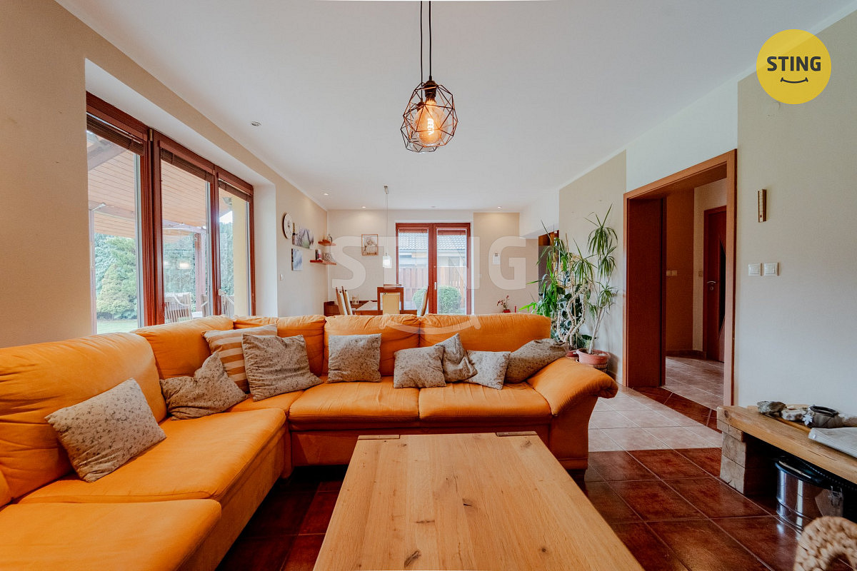 Prodej domu 198 m² s pozemkem 995 m² – fotografie 5