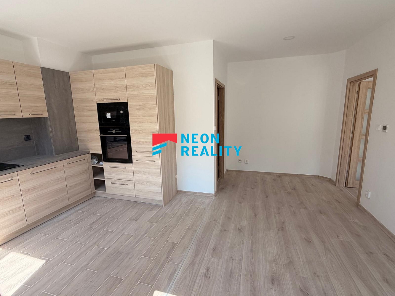 Pronájem bytu 3+kk 78 m² — photo 3