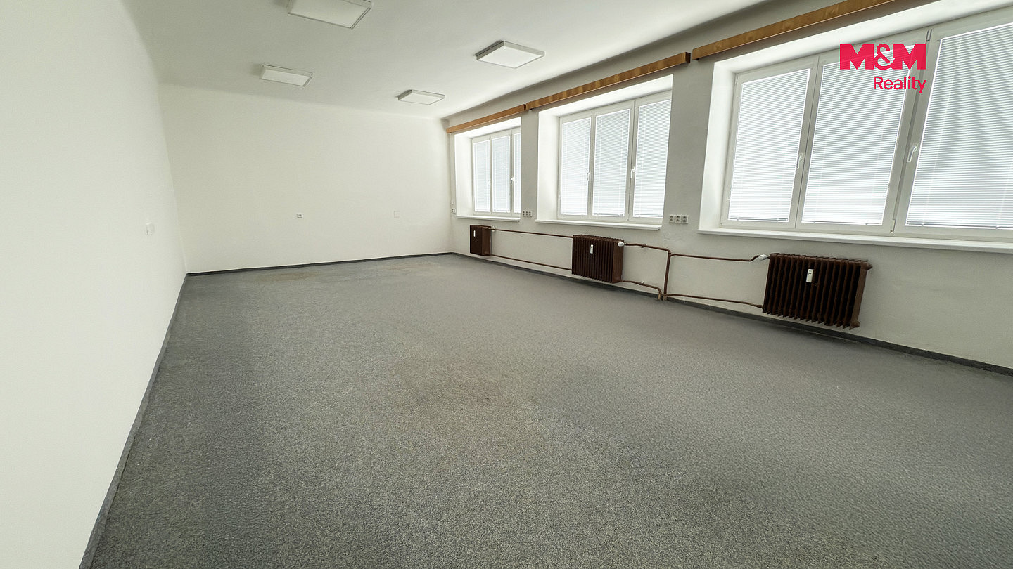 Pronájem kanceláře 63 m² – fotografie 3