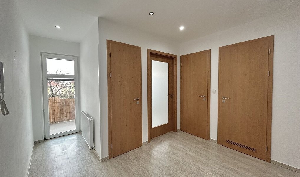 Prodej domu 450 m² s pozemkem 100 m², Slaný – náhled fotky 9
