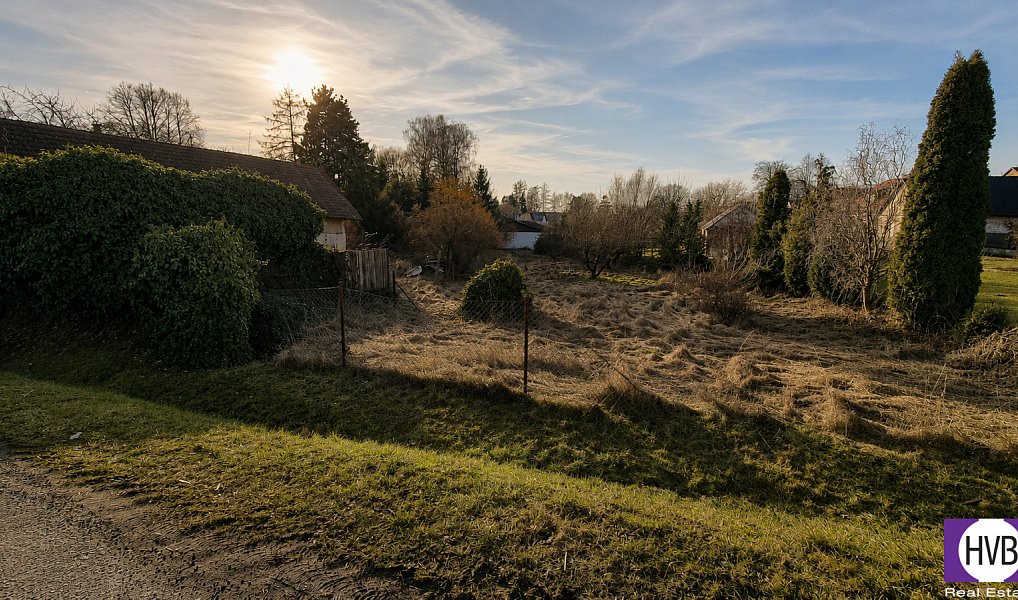 Prodej stavebního pozemku 1 695 m², Senožaty – náhled fotky 2