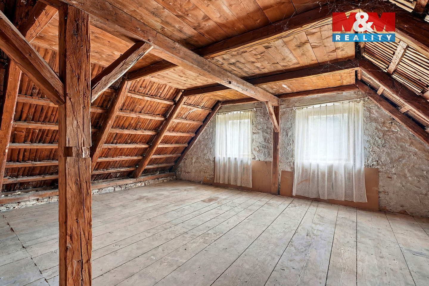 Prodej domu 188 m² s pozemkem 719 m² – fotografie 2