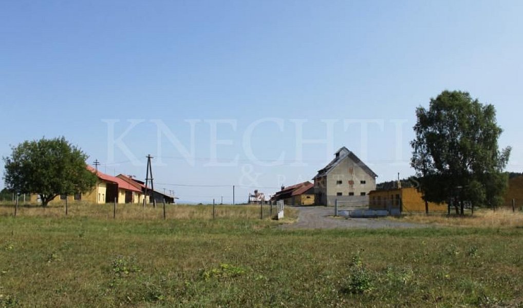 Prodej skladovacích prostor 10 500 m², Zlatá – náhled fotky 2