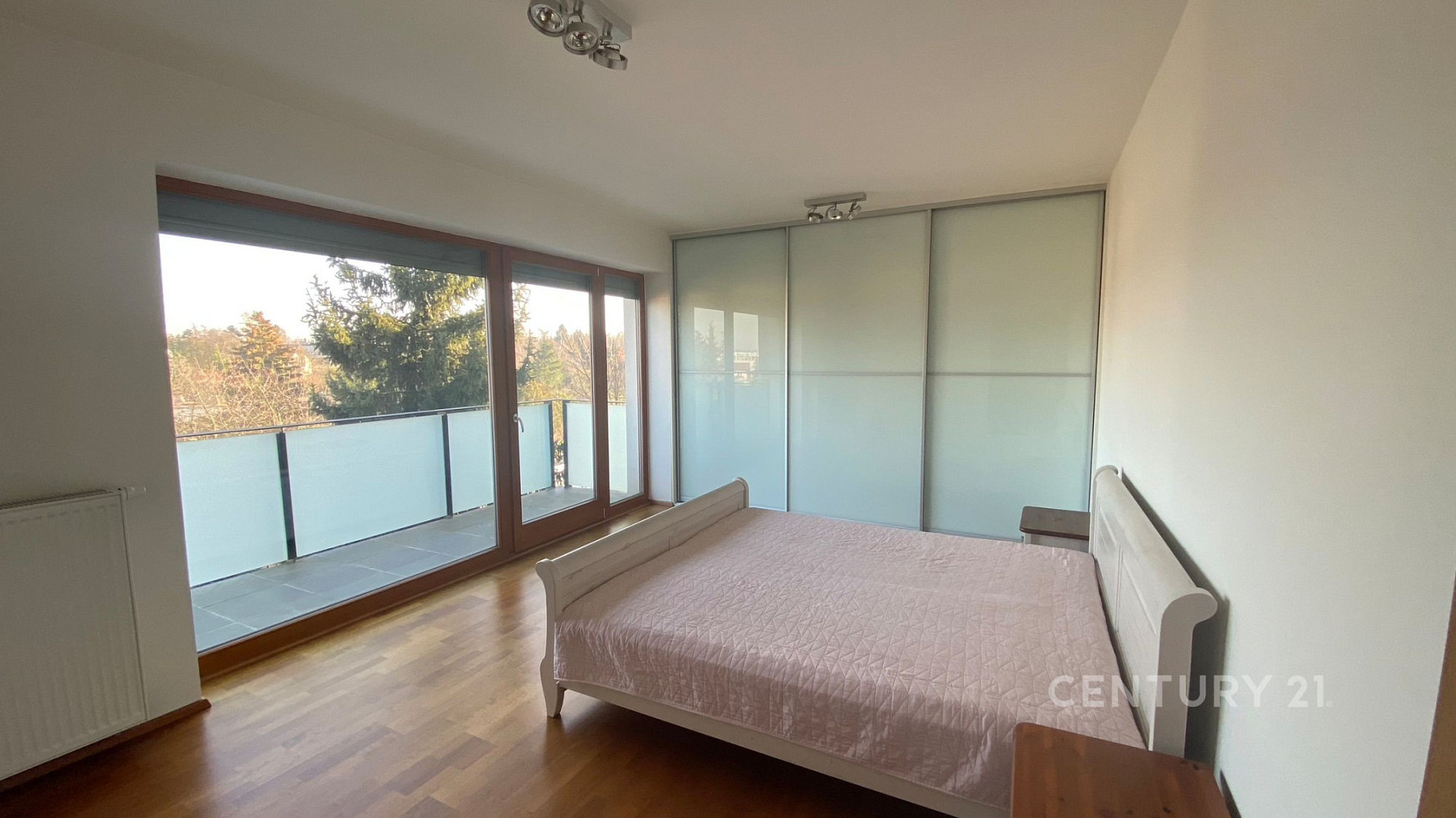 Pronájem bytu 4+kk 144 m² — photo 4