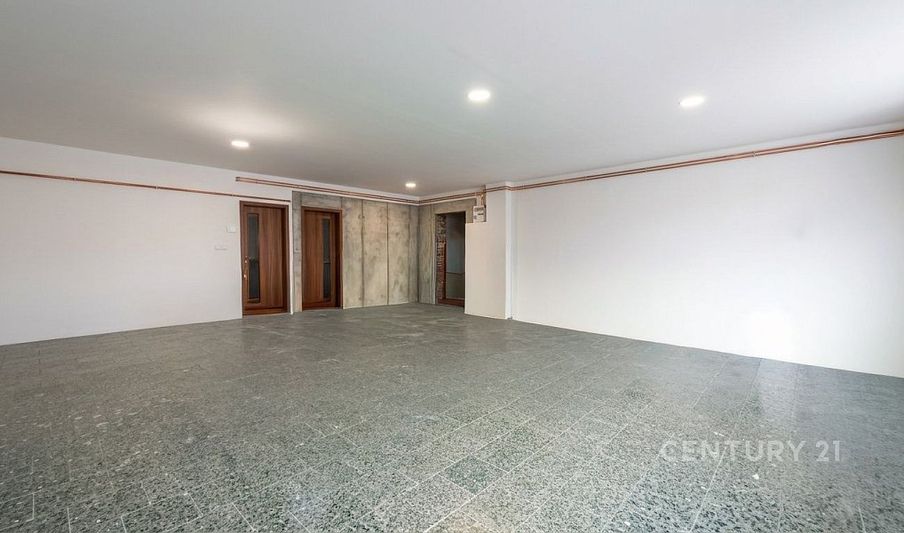 Prodej domu 310 m² s pozemkem 1 492 m², Kubšice – náhled fotky 33