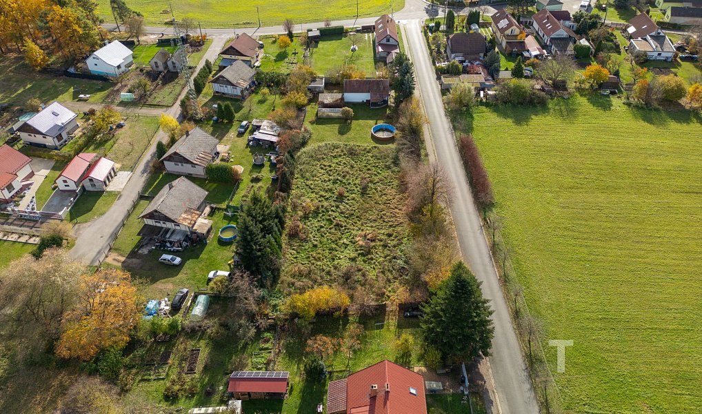 Prodej stavebního pozemku 800 m², Labské Chrčice – náhled fotky 3