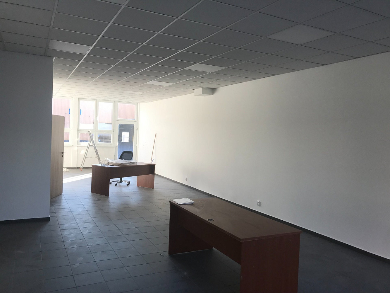 Pronájem obchodních prostor 90 m² – fotografie 3