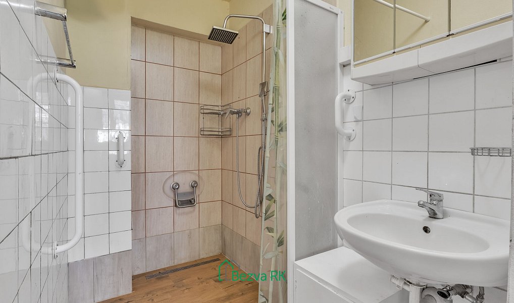 Prodej domu 224 m² s pozemkem 542 m², Beroun – náhled fotky 24