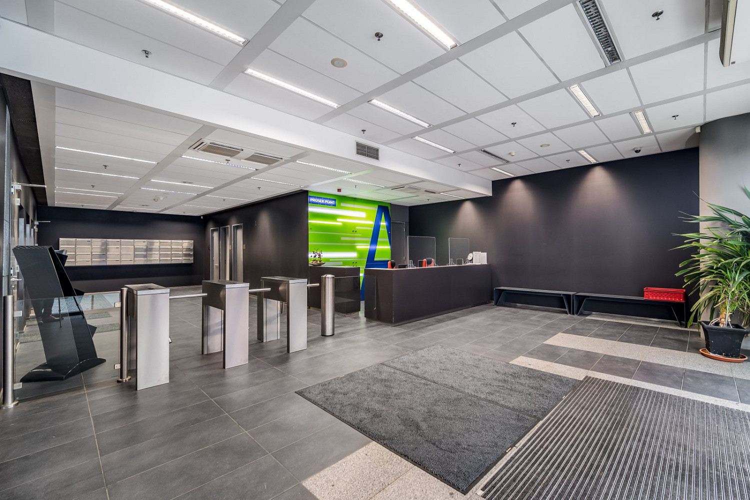 Pronájem kanceláře 129 m² – fotografie 2