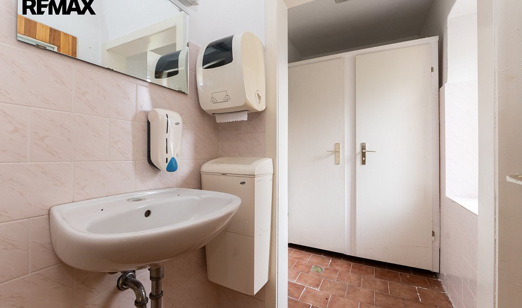 Prodej komerčního objektu (jiného typu) 780 m², Německo – náhled fotky 21