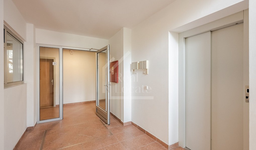 Pronájem bytu 1+kk 37 m², Praha – náhled fotky 3