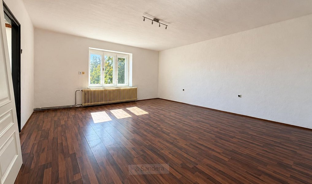 Pronájem bytu 2+1 87 m², Slavče – náhled fotky 2