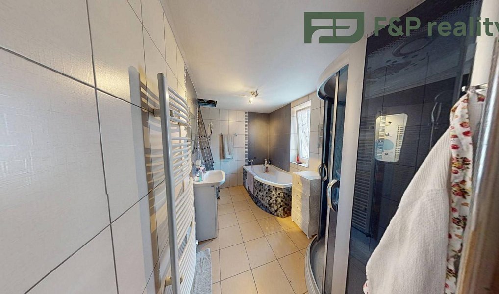 Prodej domu 215 m² s pozemkem 300 m², Žleby – náhled fotky 14