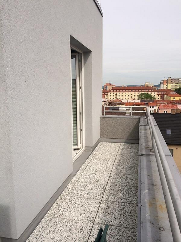 Pronájem bytu 1+kk 30 m² — photo 2