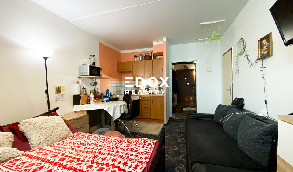 Prodej bytu 1+kk 29 m², Praha – náhled fotky 2