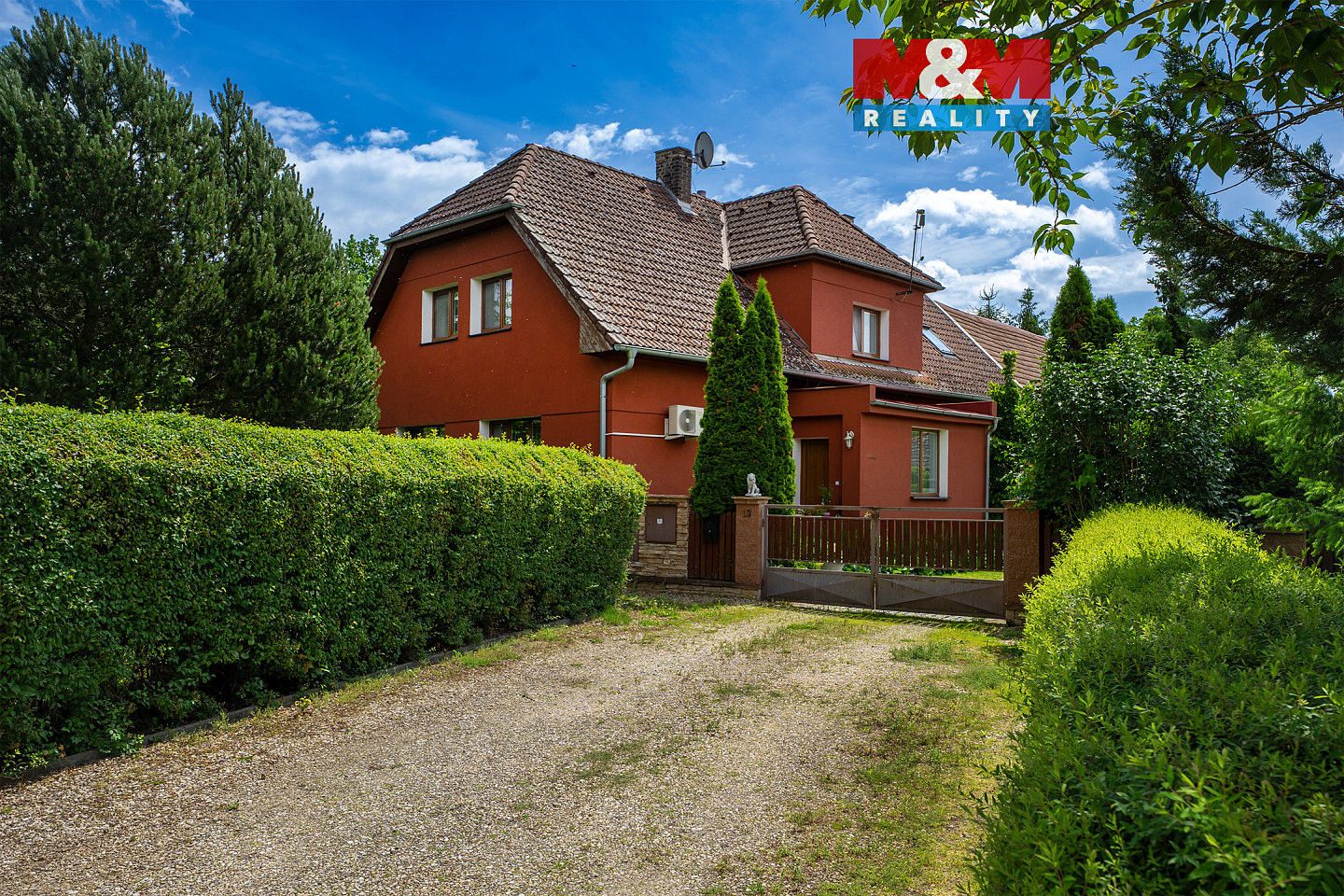 Prodej domu 250 m² s pozemkem 1 316 m²