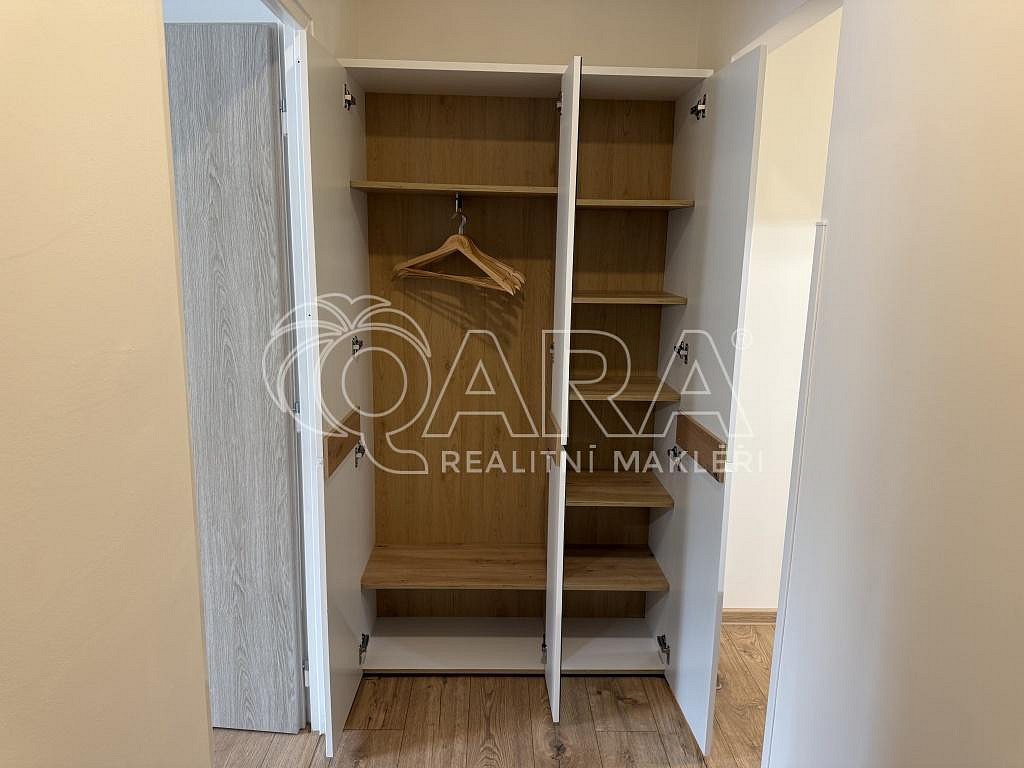 Pronájem bytu 1+1 38 m² – fotografie 2