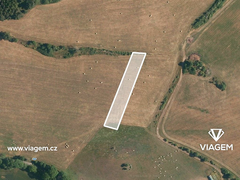 Prodej pole 679 m² – pohled 2