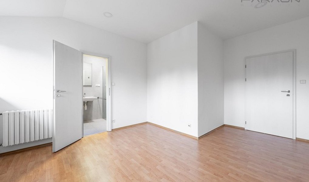 Pronájem kanceláře 350 m², Průhonice – náhled fotky 9