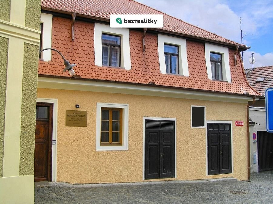 Prodej domu 550 m² s pozemkem 877 m²