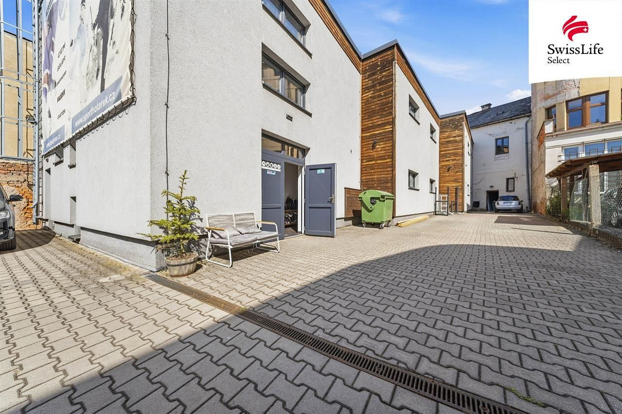 Prodej obchodních prostor 936 m² – fotografie 2