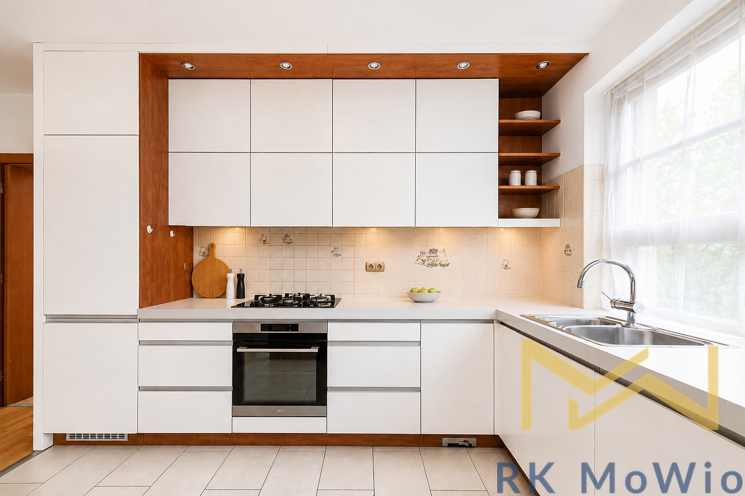 Pronájem domu 450 m² s pozemkem 820 m² – fotografie 2