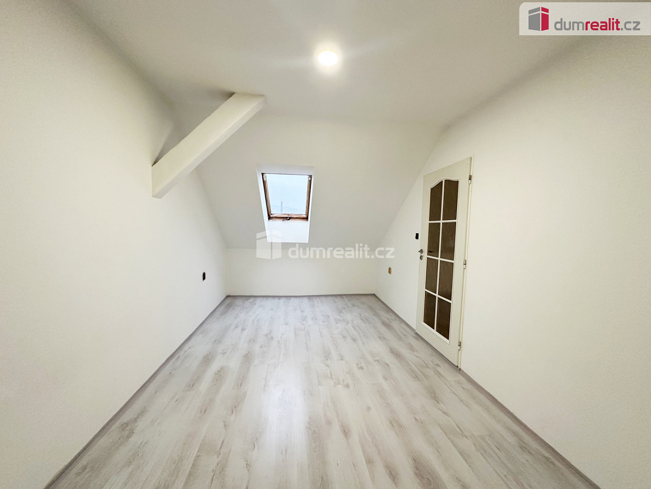 Pronájem bytu 2+1 65 m² – fotografie 5