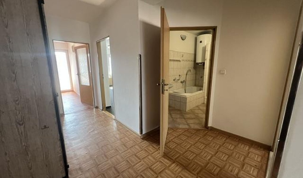 Pronájem bytu 3+1 90 m², Třeboň – náhled fotky 8