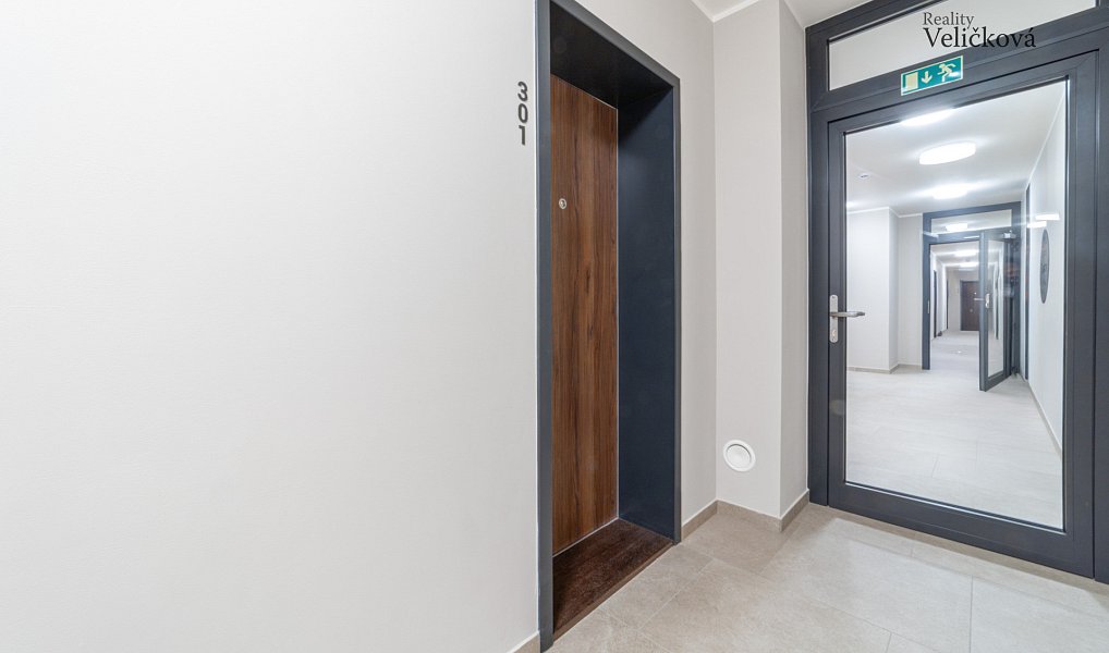 Prodej bytu 1+kk 30 m², Hradec Králové – náhled fotky 16