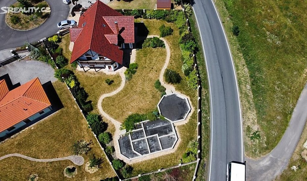 Prodej domu 229 m² s pozemkem 1 110 m², Hroznětín – náhled fotky 24