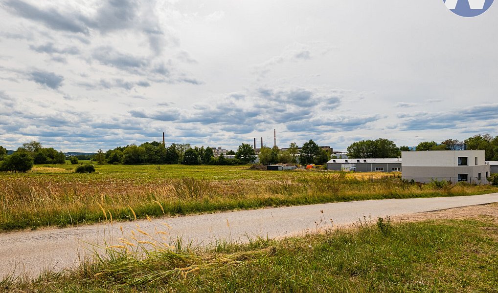 Prodej komerčního pozemku 1 700 m², Úsilné – náhled fotky 9